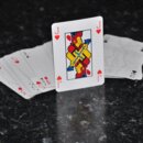Ile kart liczy standardowa zwykła talia kart?
