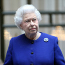 Monarchą ilu państw jest Elżbieta II?
